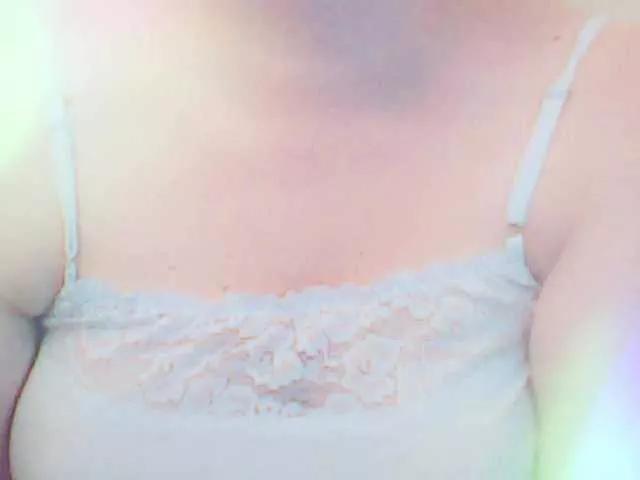 XMomentX1 on BongaCams 