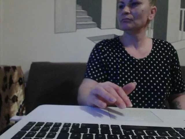 YasminaGeil on BongaCams 