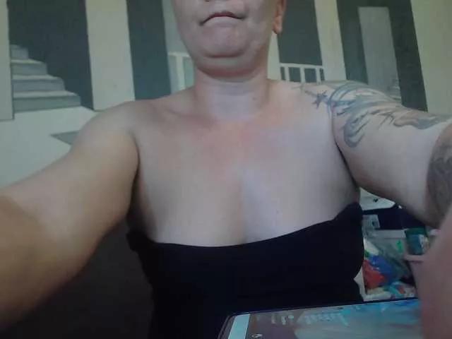 YasminaGeil on BongaCams 
