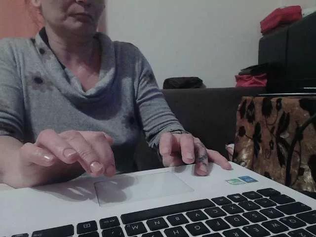 YasminaGeil on BongaCams 