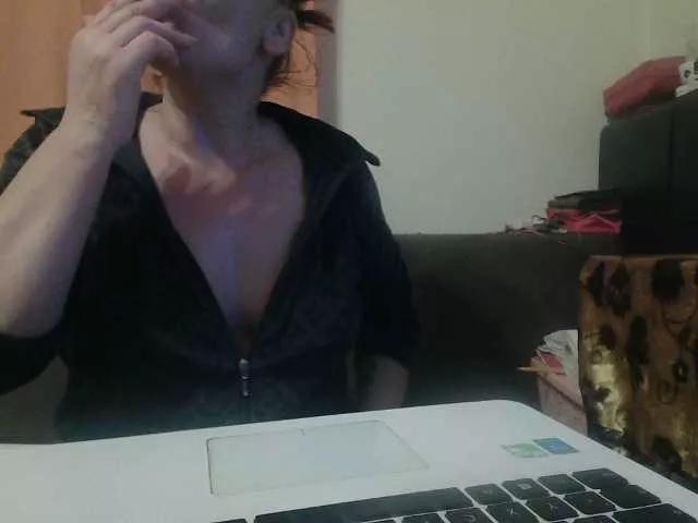 YasminaGeil on BongaCams 