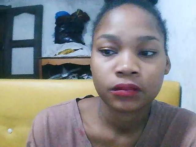 yasmine5001 on BongaCams 