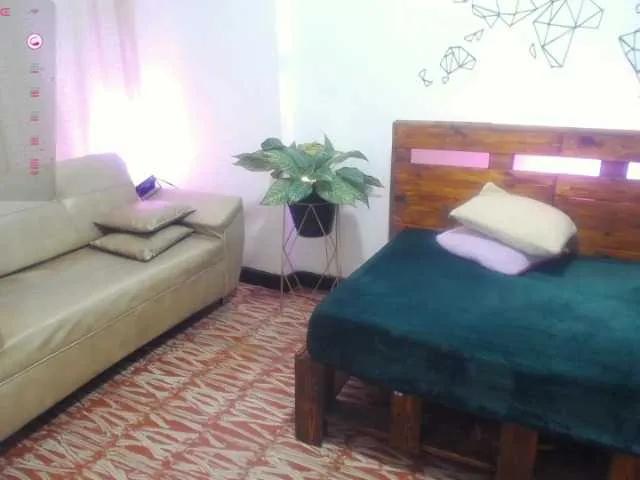 Freechat Yeseniaa25 on BongaCams