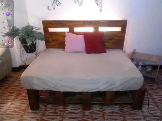 Freechat Yeseniaa25 on BongaCams