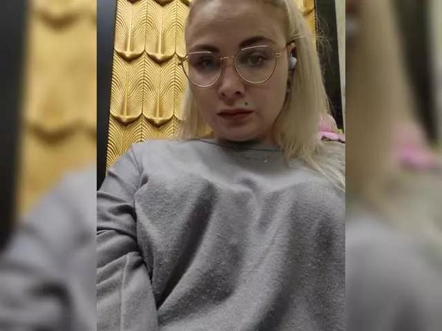 YourFunnyBlondiee on BongaCams 