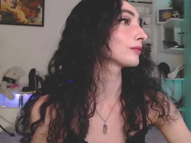 YourNylonQueen on BongaCams 