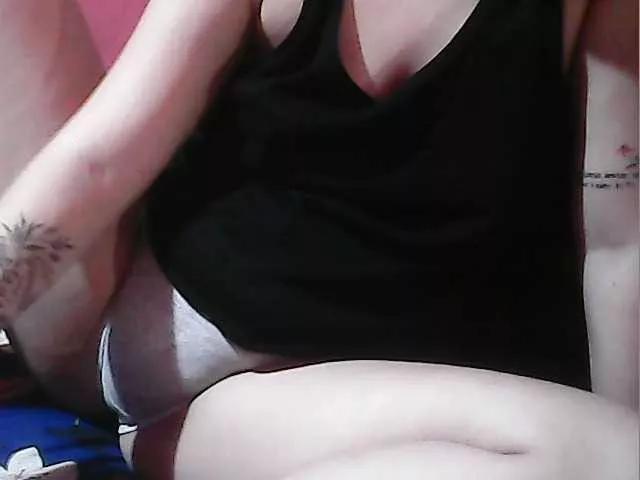 yummycumcutegirl-18x on BongaCams 
