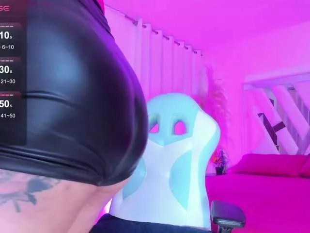 zully-jones on BongaCams 