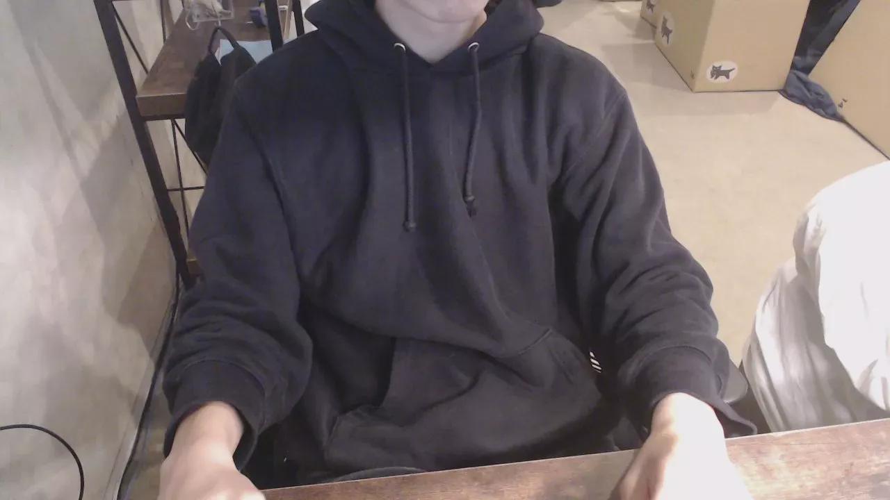 000ccvv999 on Cam4 