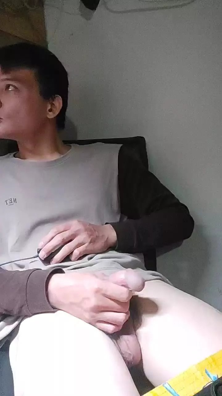 Offline 4a2j2001 on Cam4