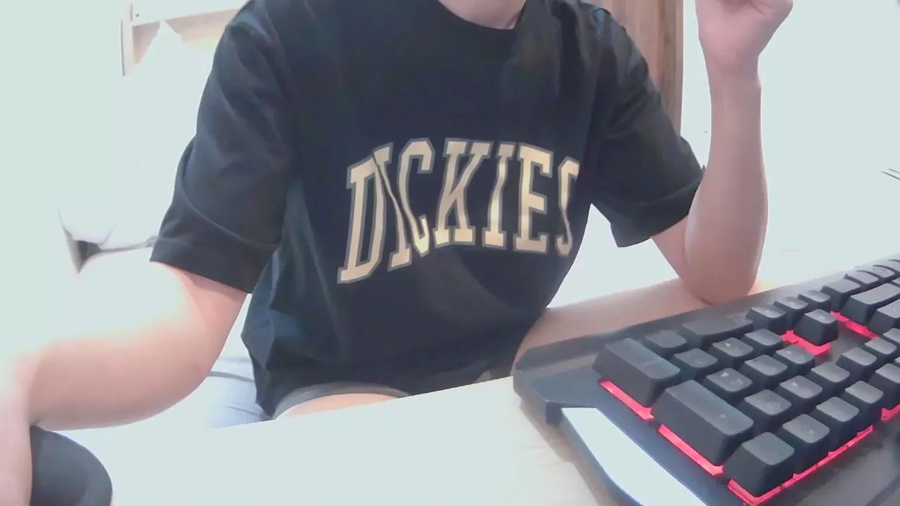 a33105432 on Cam4 