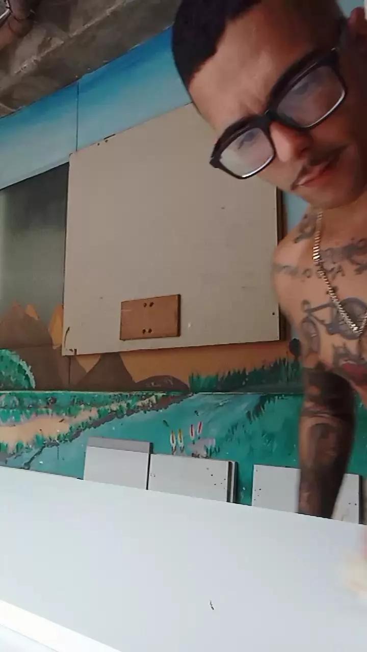 AbrahaoLutador on Cam4 