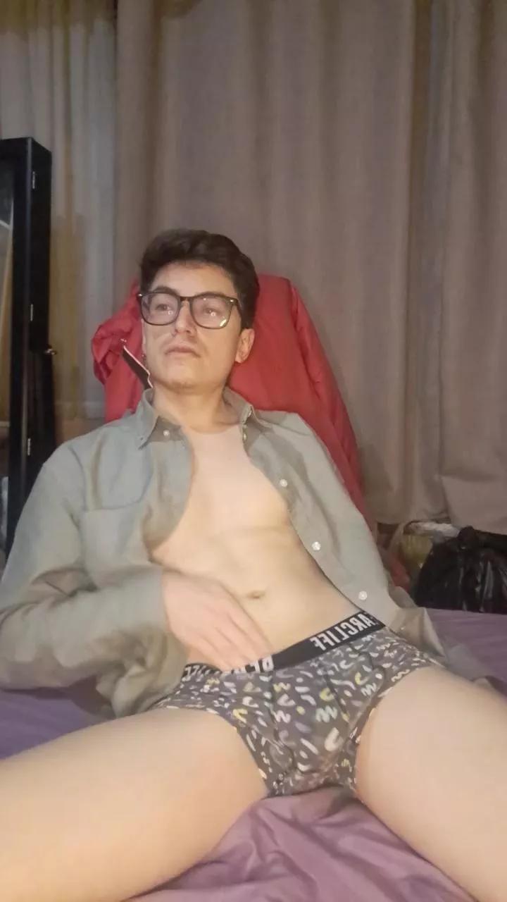 Alecedr on Cam4 