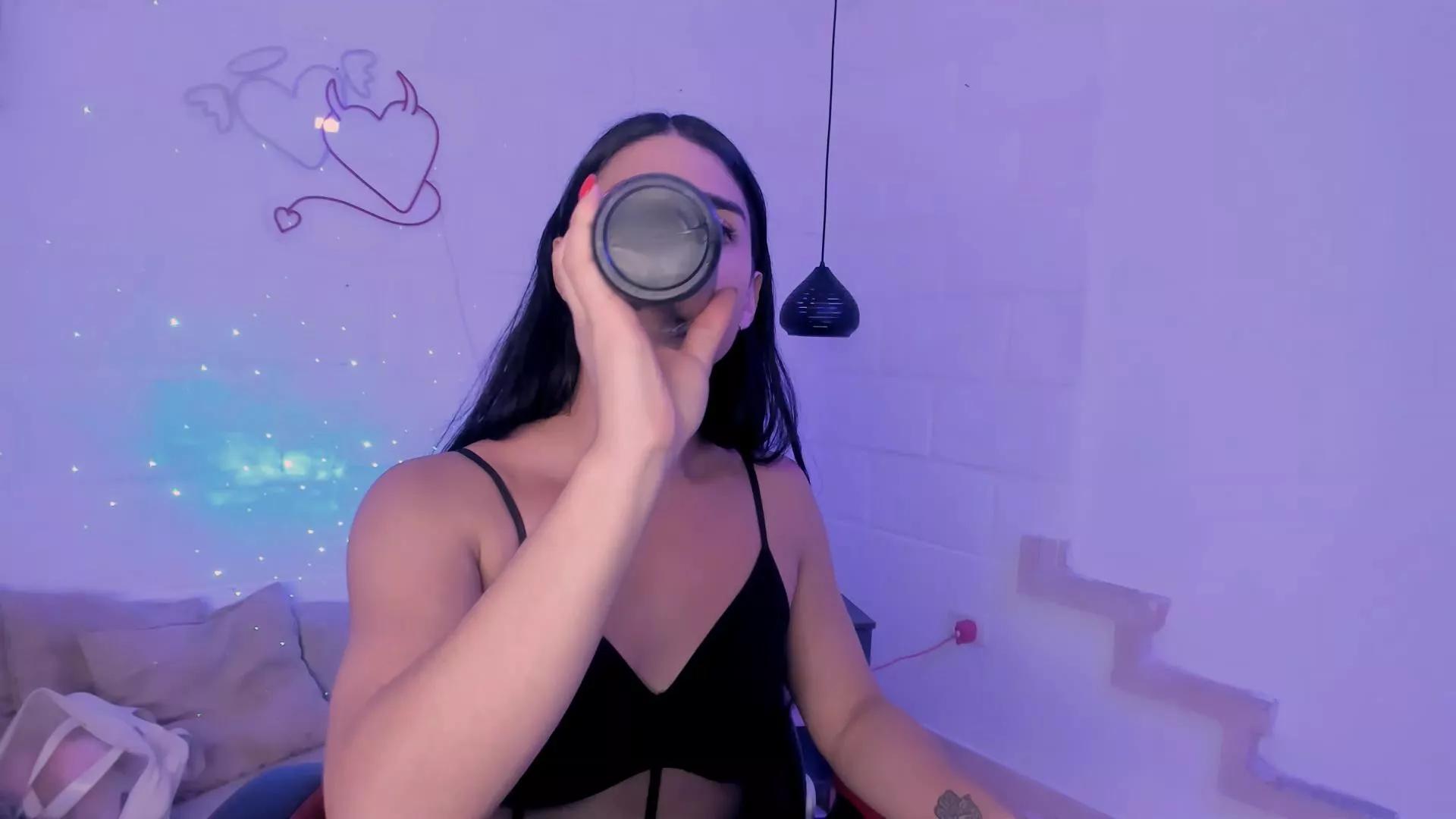 Alejasantorini on Cam4 