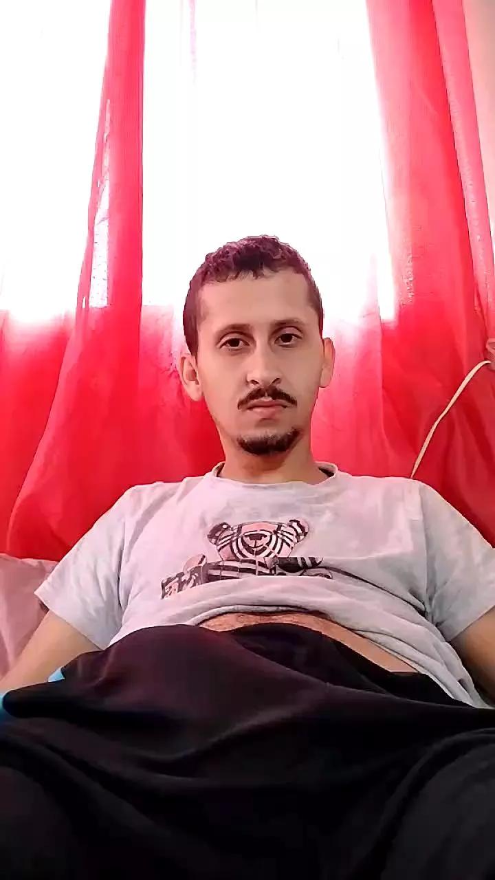 Alemaoroludo2 on Cam4 