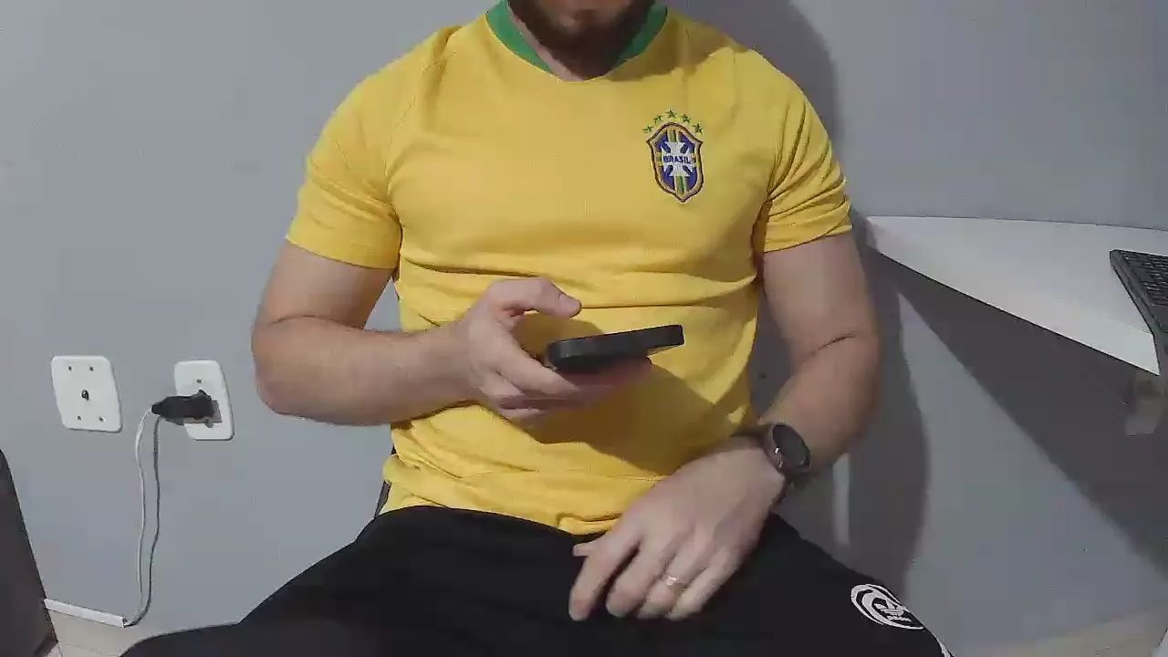 Offline alerrandroo1 on Cam4