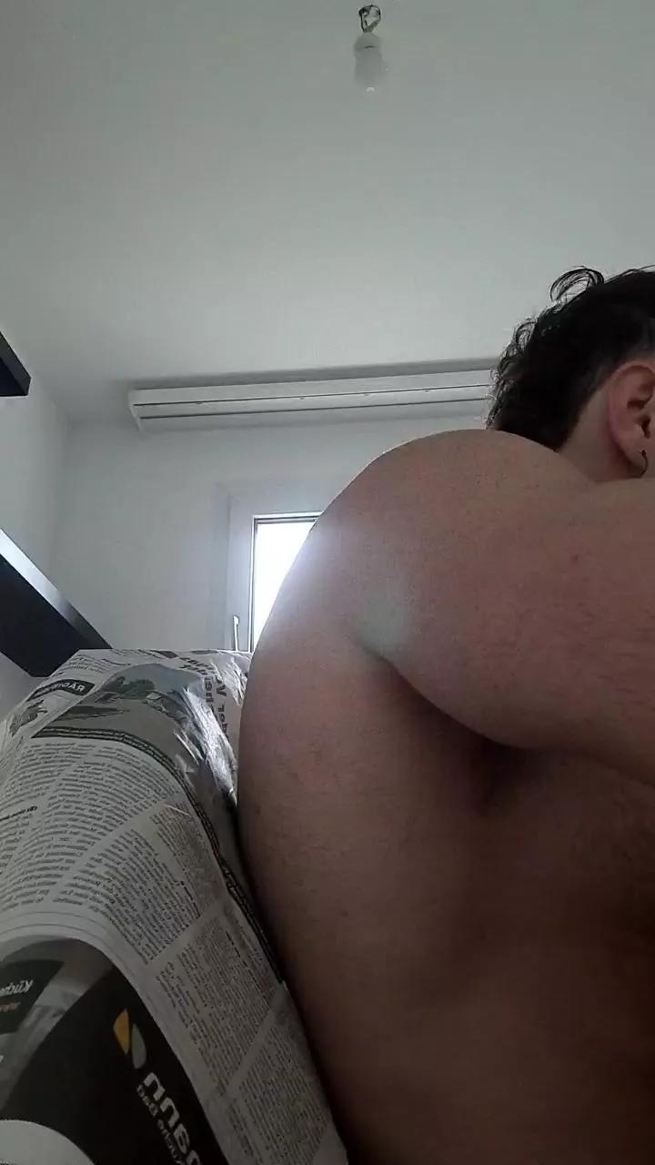 ALPHA_HUNK on Cam4 