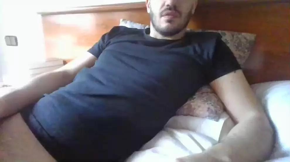 Alvarobcn34 on Cam4 