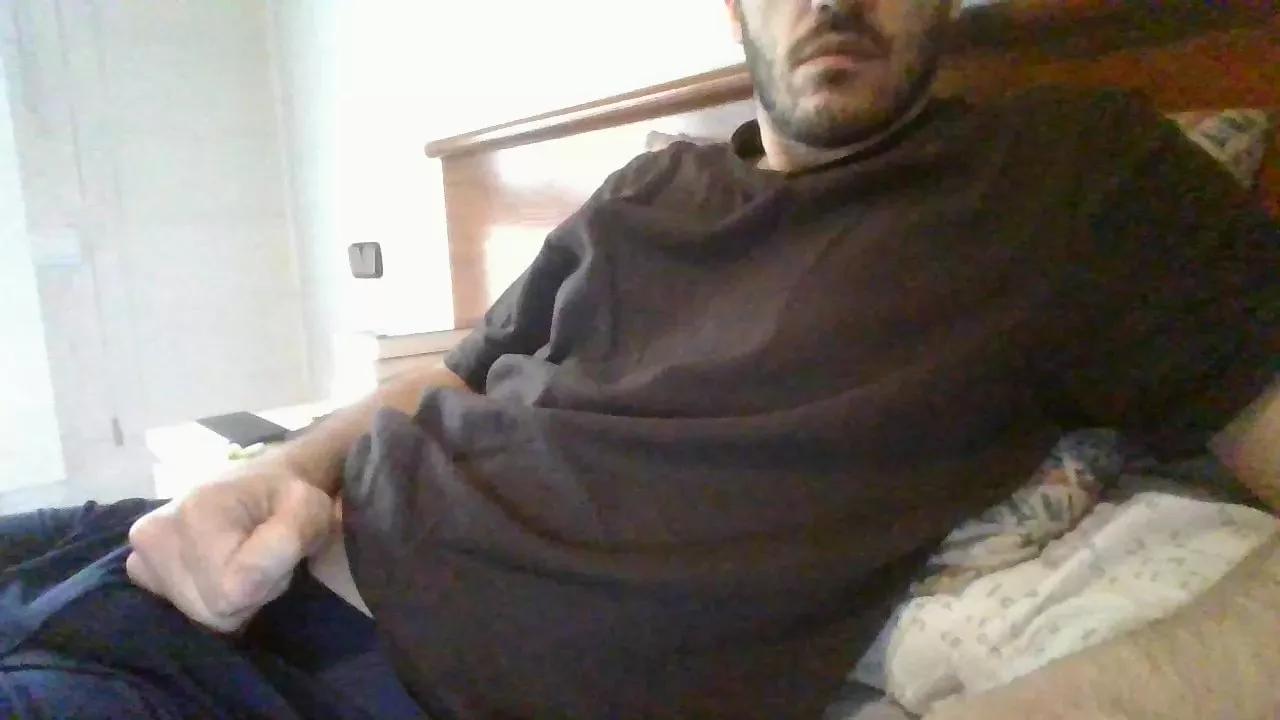 Alvarobcn34 on Cam4 