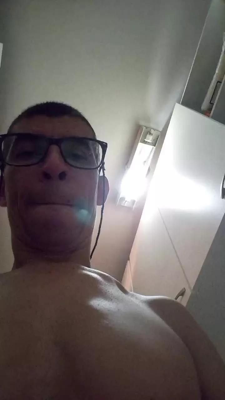 Antonyoluiz on Cam4 