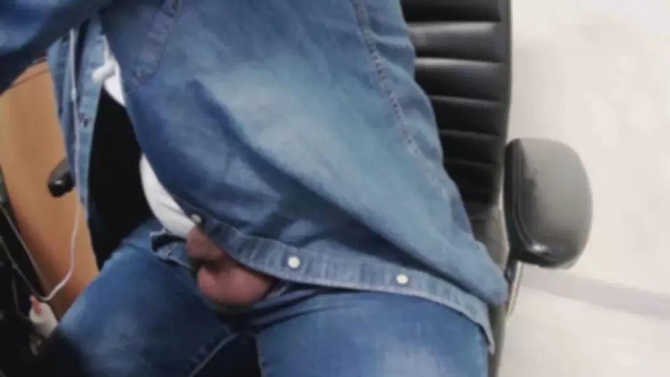 antrois86 on Cam4 