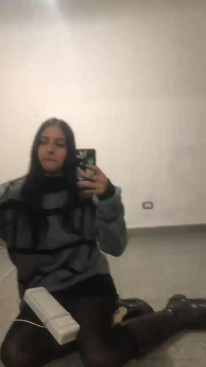 Babypao77 on Cam4 