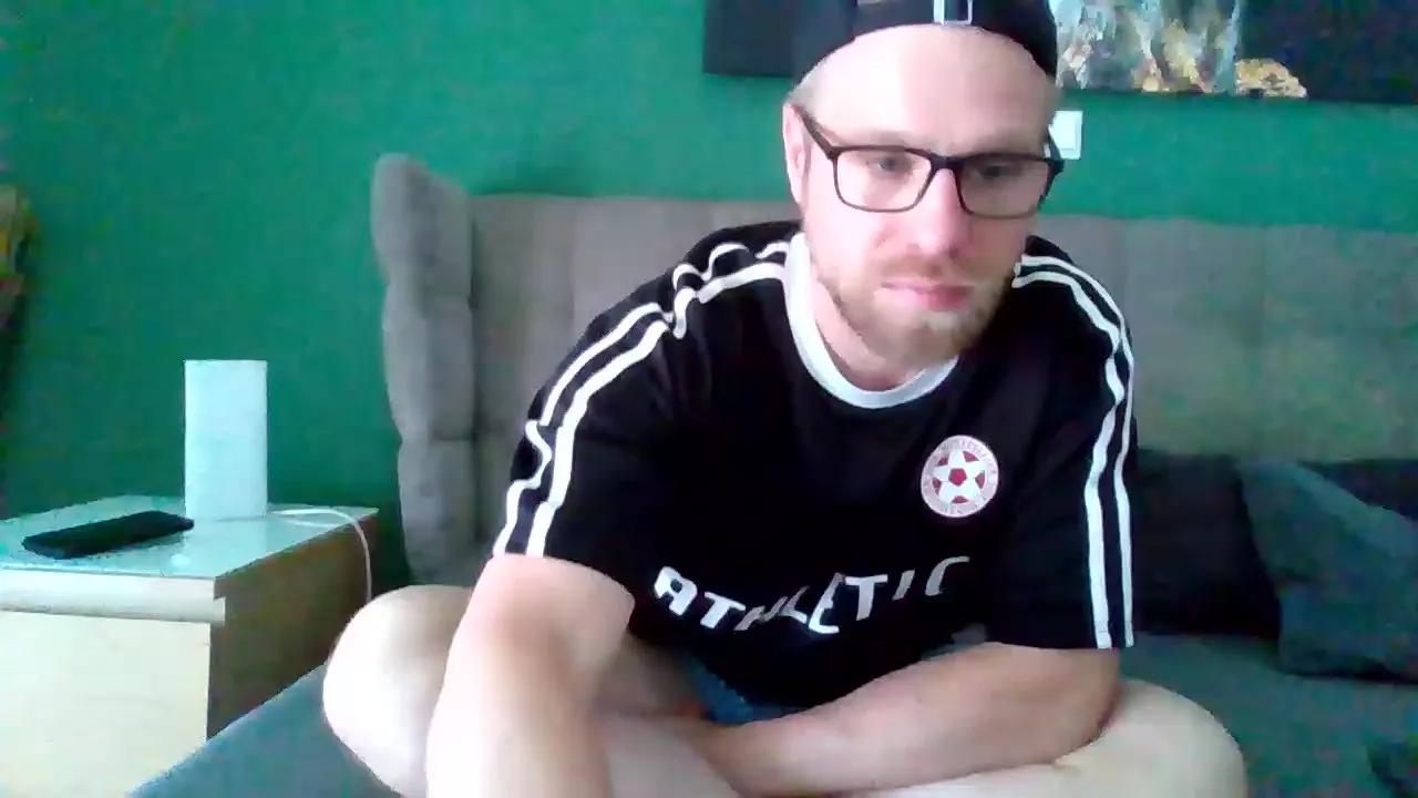 Bartfresse91 on Cam4 