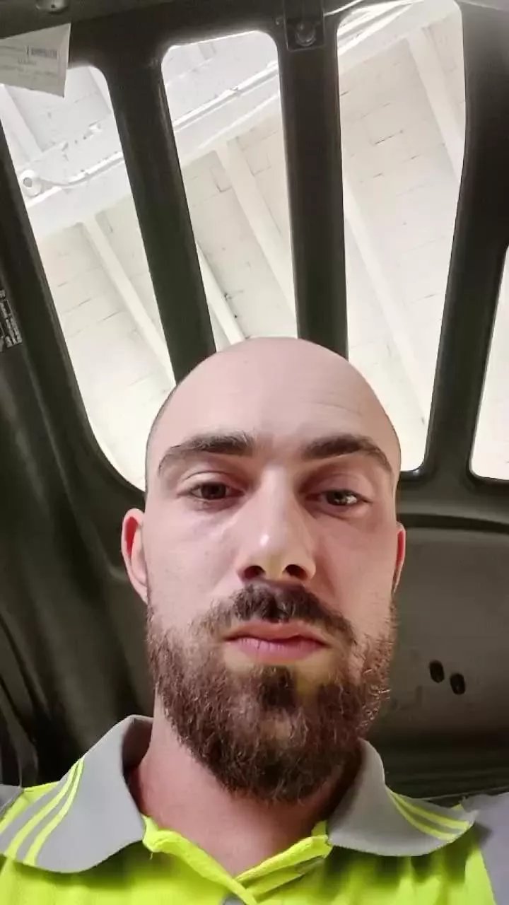 Offline Bcn18Real on Cam4