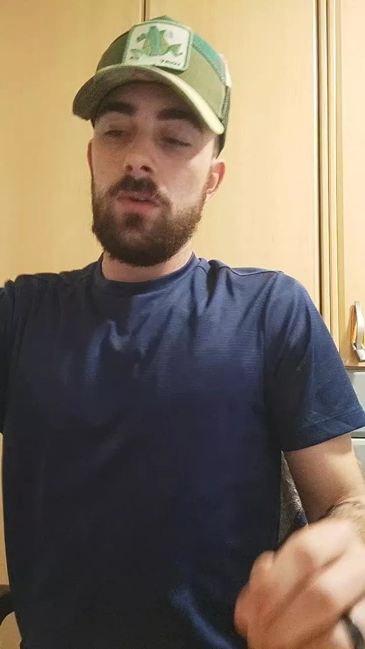 Offline Bcn18Real on Cam4