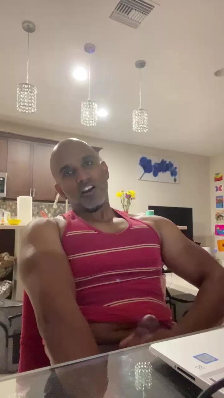 Beachmusclefit on Cam4 