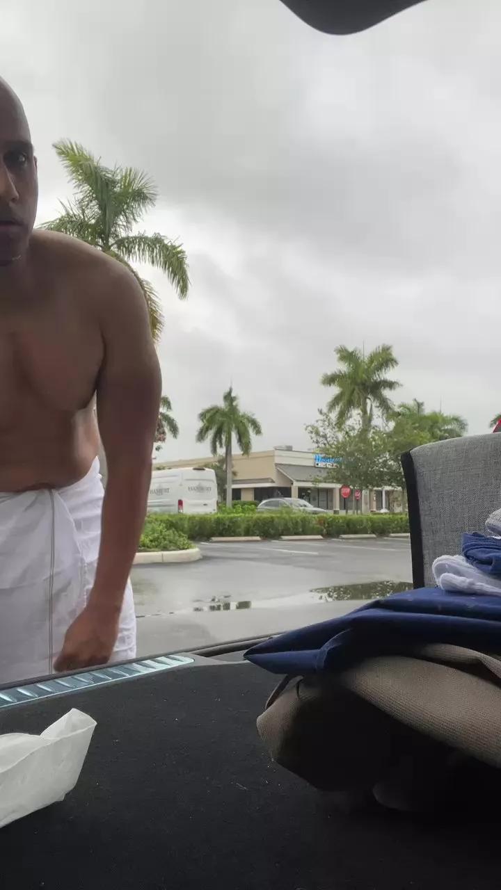 Beachmusclefit on Cam4 