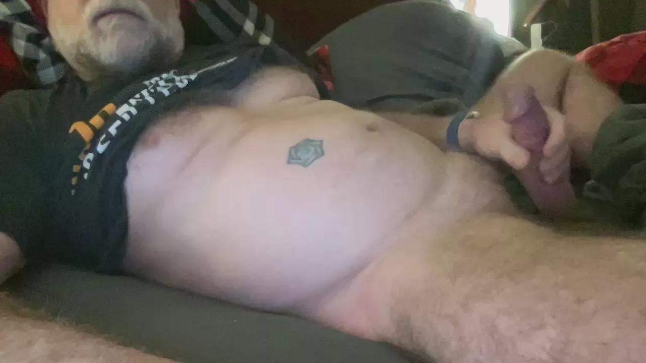 BeardedBarber on Cam4 