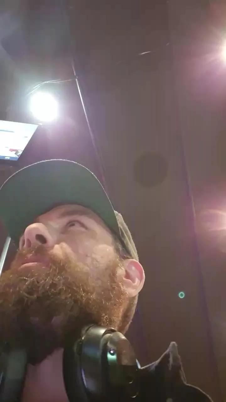 Beardedveteran on Cam4 