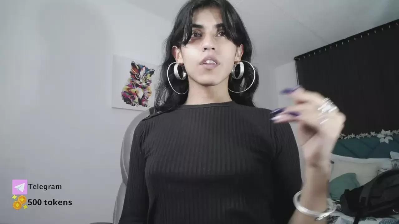 Bella_Poisonous on Cam4 