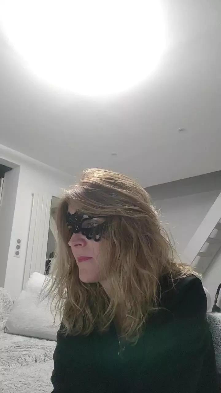 Bellemasquer on Cam4 