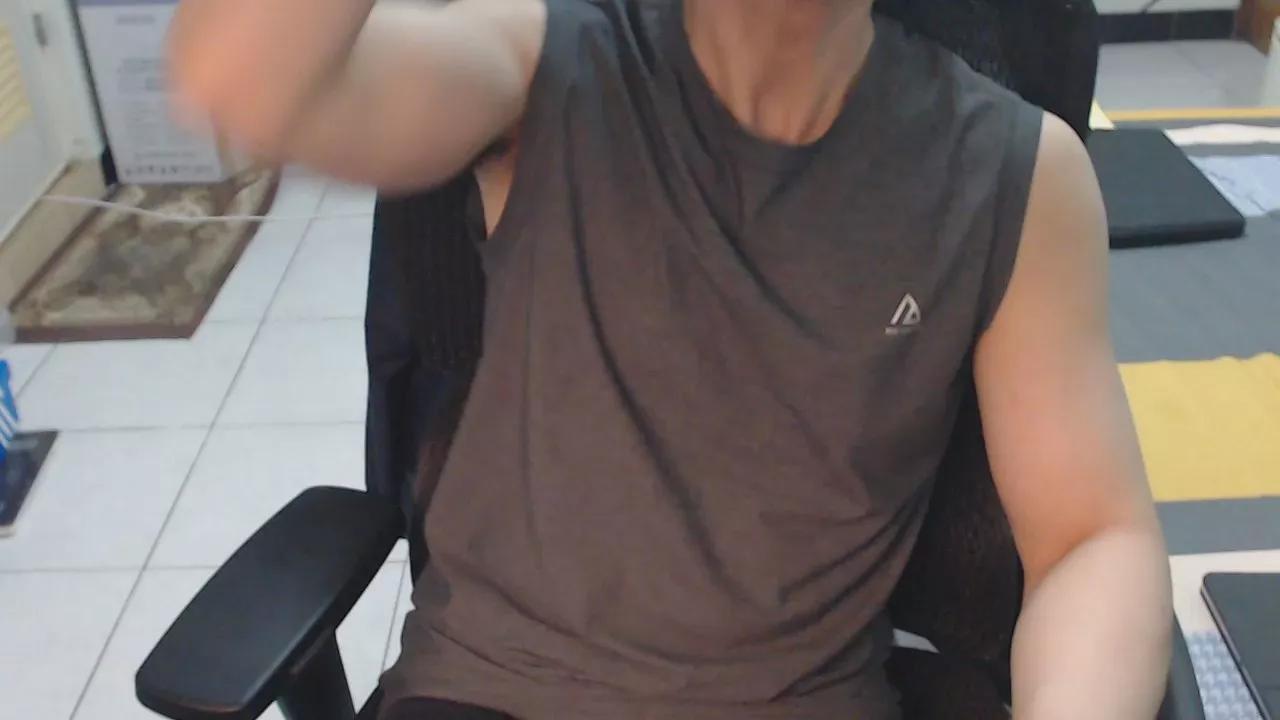 bio1988 on Cam4 