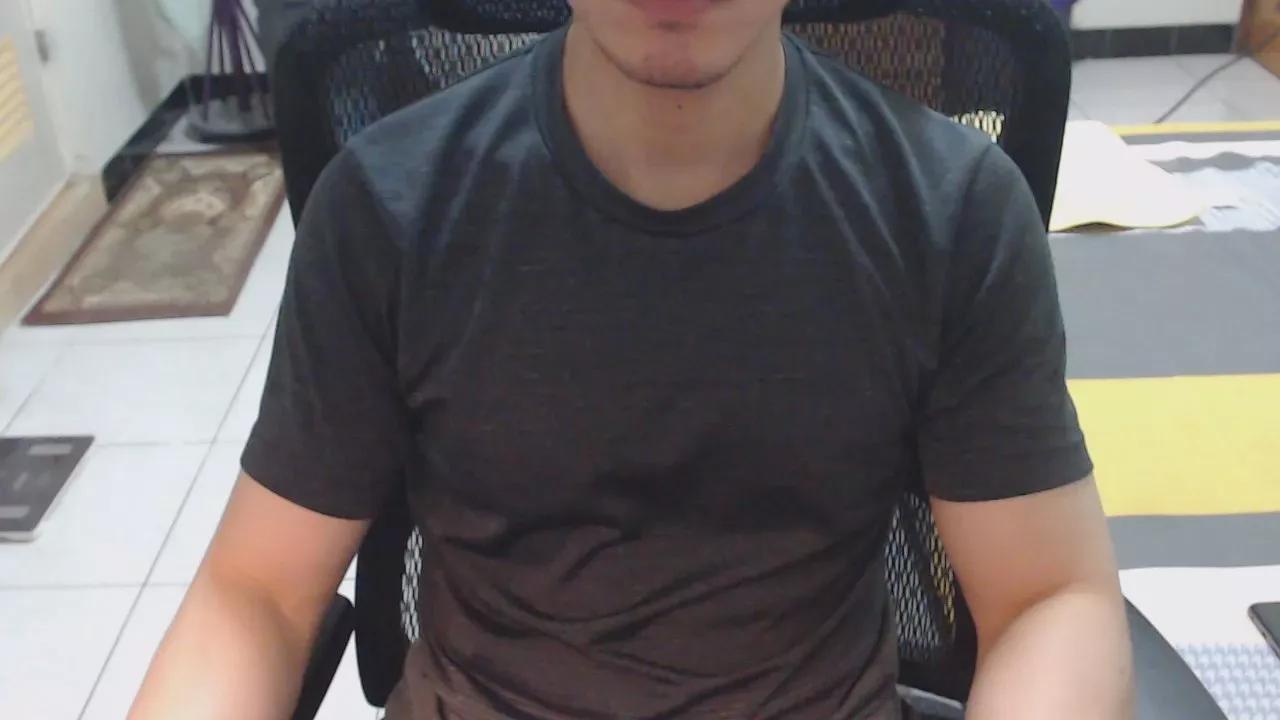 bio1988 on Cam4 