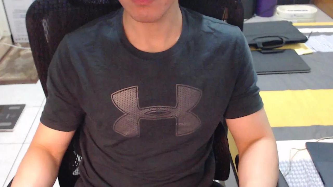 bio1988 on Cam4 