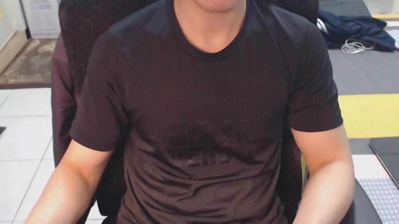 bio1988 on Cam4 