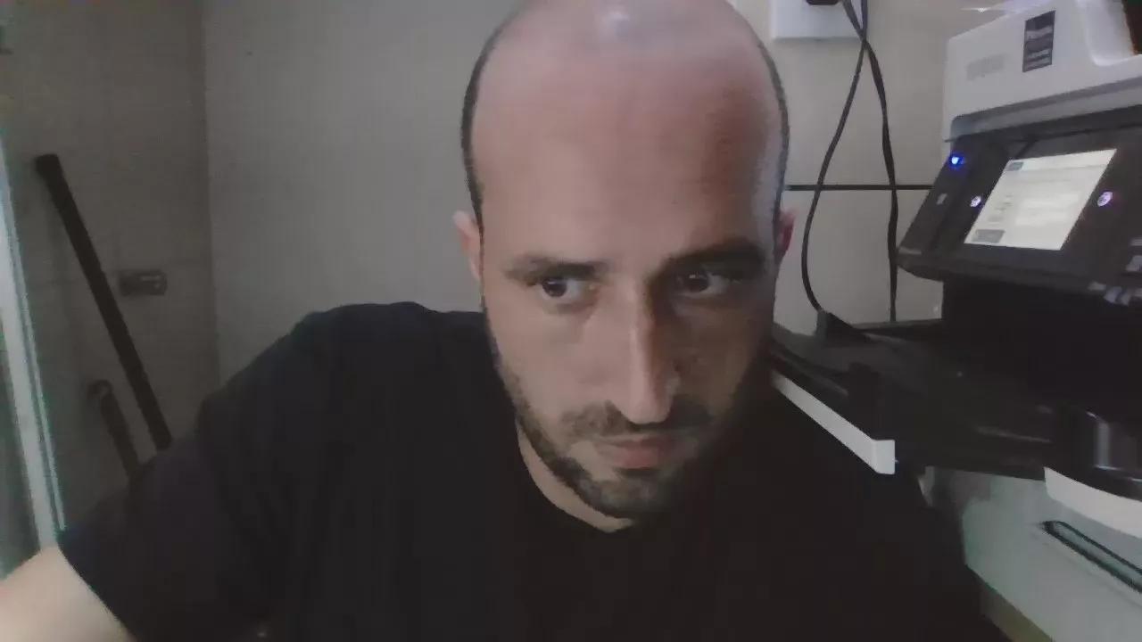 bitelo19cm on Cam4 