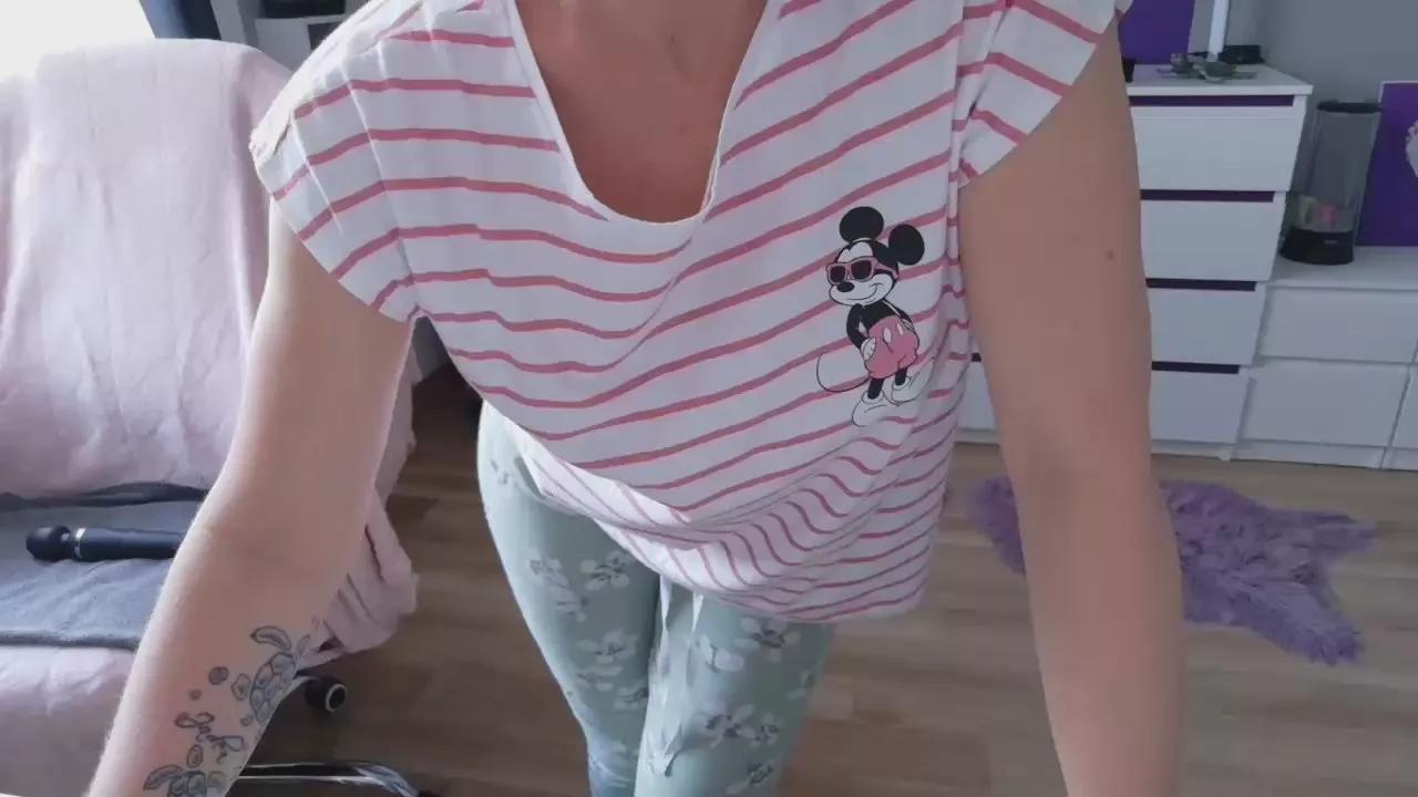 BlueEye_Girl on Cam4 