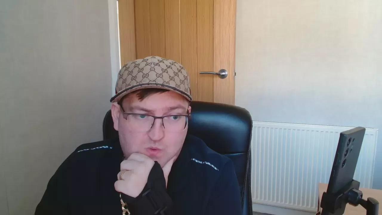 BrummieBoi89 on Cam4 