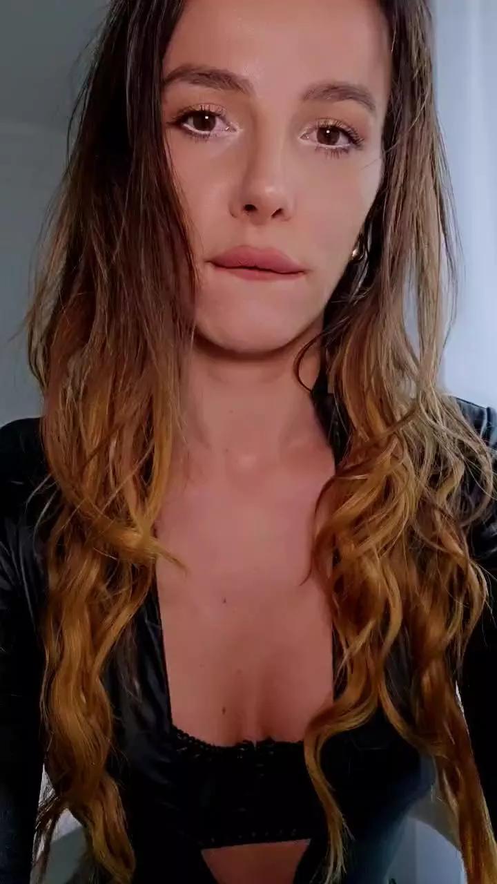 bunny_vic on Cam4 
