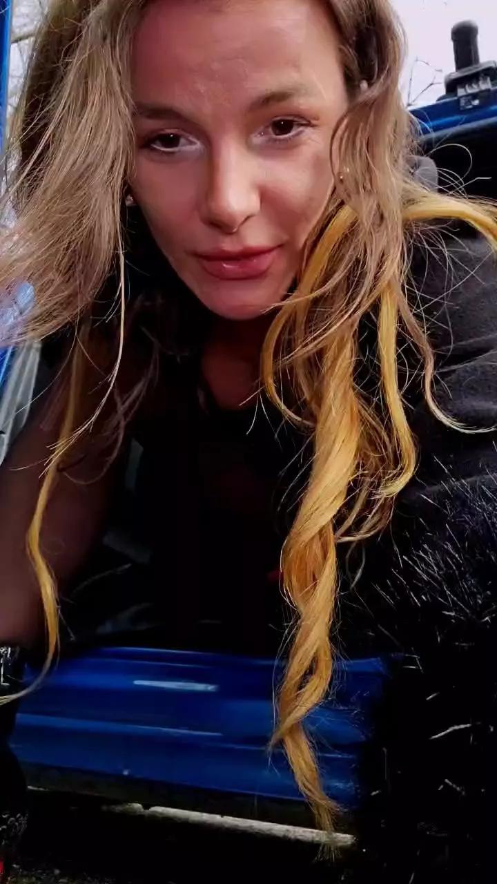 bunny_vic on Cam4 