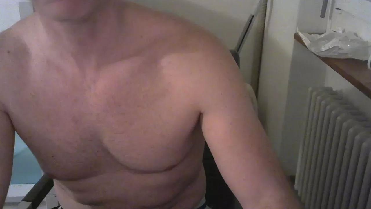 campig7891 on Cam4 