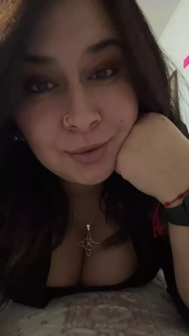 Caperucita882 on Cam4 