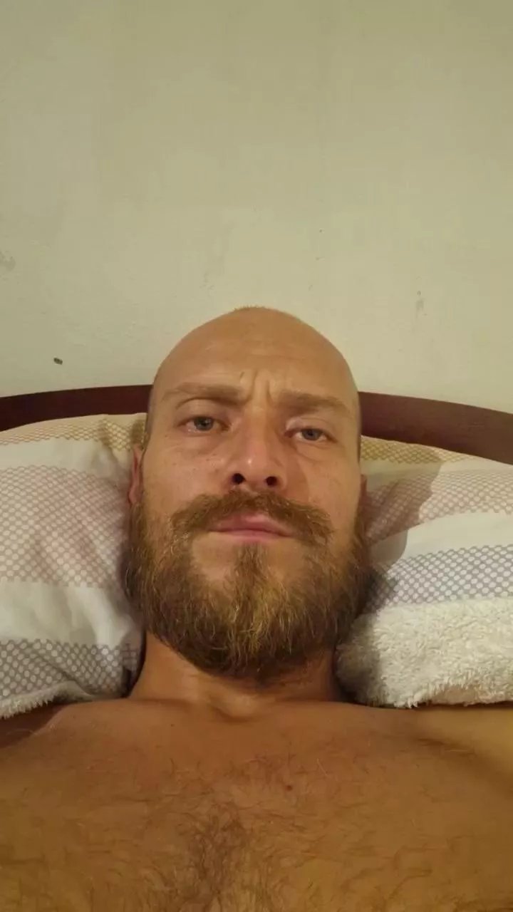 Offline carcazz on Cam4