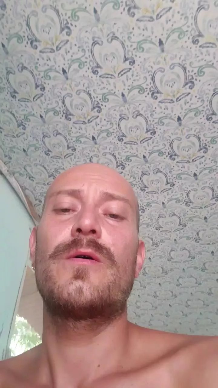 Offline carcazz on Cam4