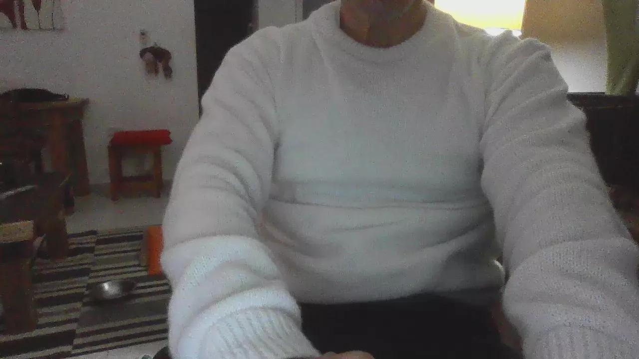 Cesar_Moon on Cam4 