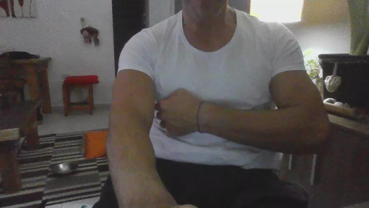 Cesar_Moon on Cam4 
